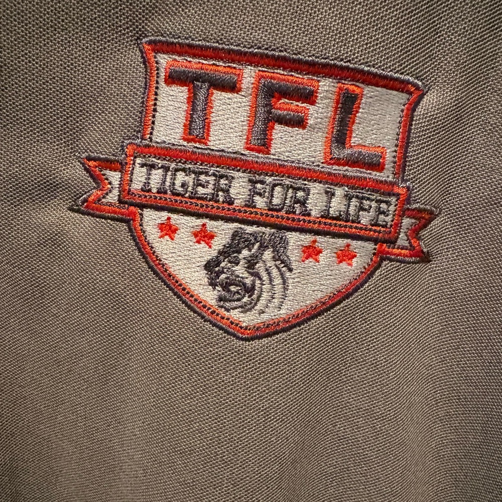 Nike Gray Dri-FIT Shirt Tiger for Life. Auburn. Two runs pics included